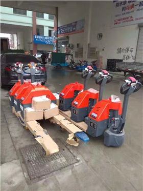 电动搬运车
